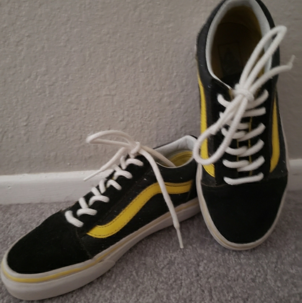 Girls Old Skool Vans - Picture 2 of 6